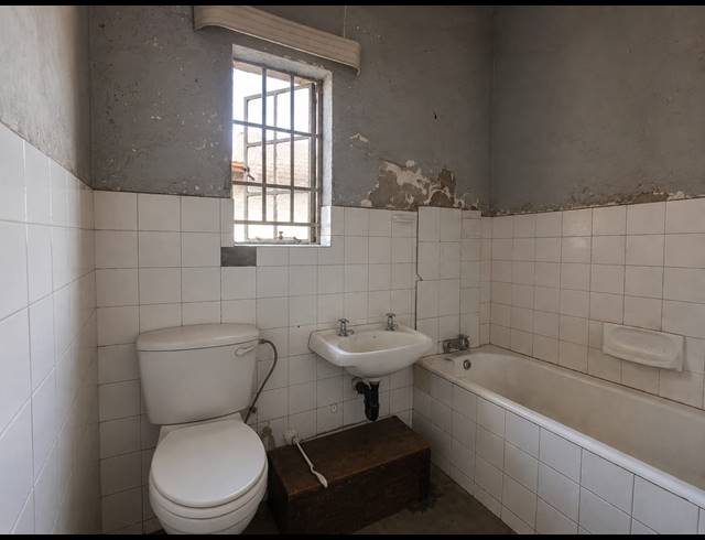 4 BEDROOM HOUSE FOR SALE IN VEREENIGING CENTRAL